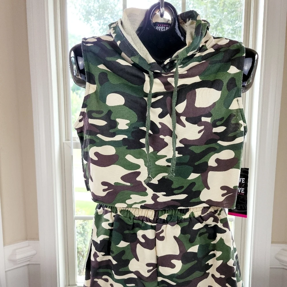 Love‎ love love Camouflage hoodie 2pc shorts set